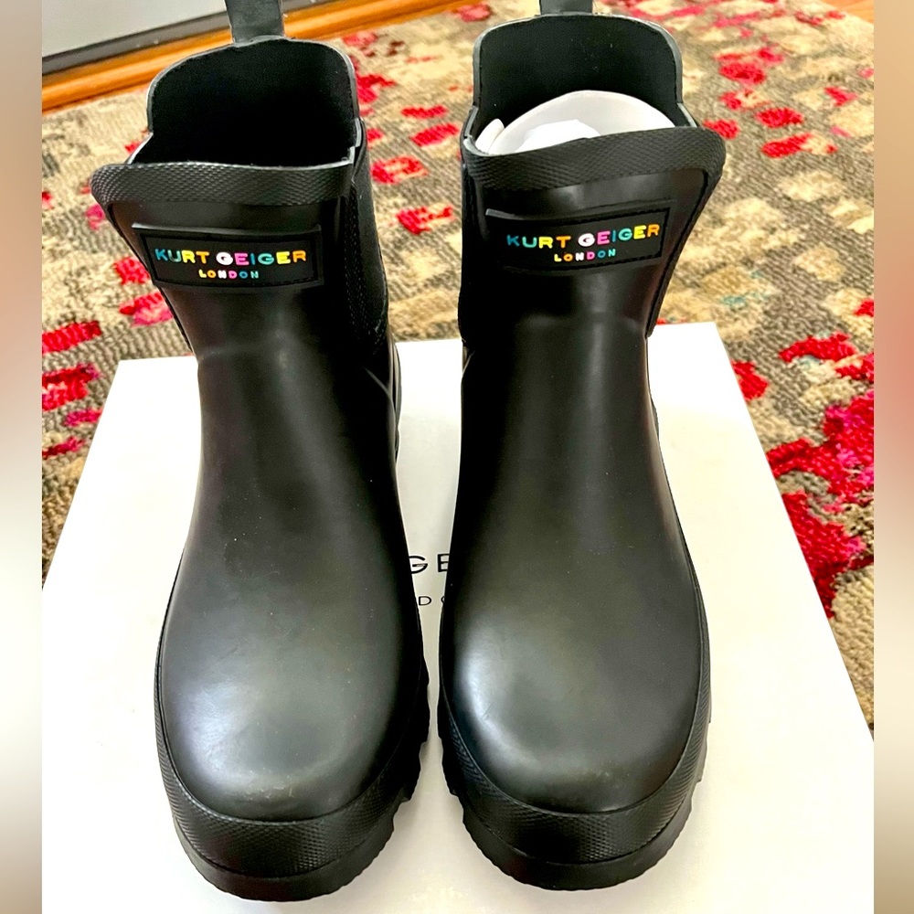 *SOLD* Kurt Geiger Fleet Boots - Size 8 NWT (NIB)